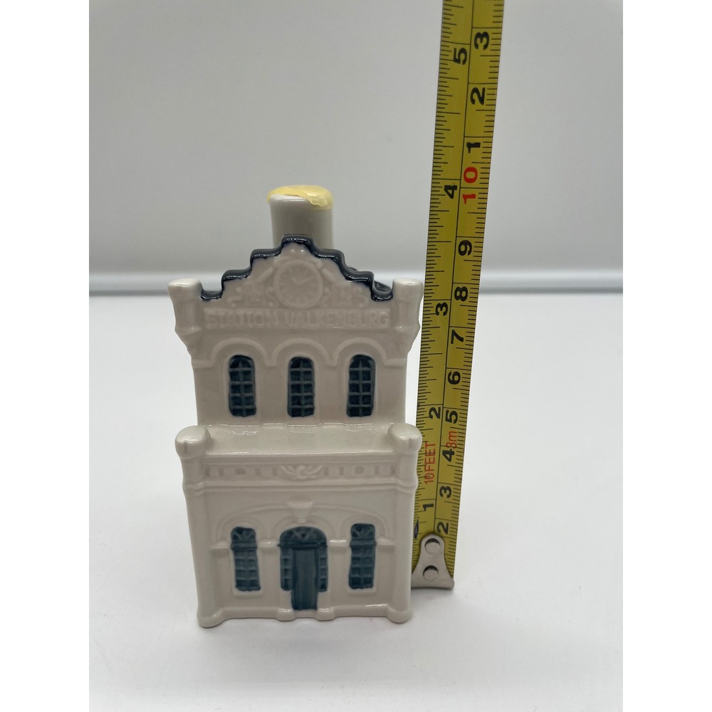 KLM Blue Delft House 104 Station Valkenburg Bols Amsterdam Miniature Gin Bottle